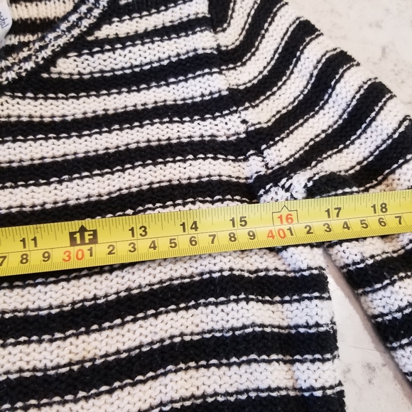 🧥 AEROPOSTALE STRIPED SWEATER. - Picture 7 of 9